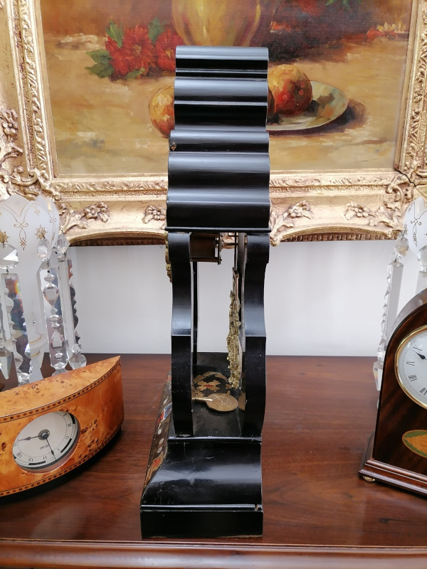 mantle clock